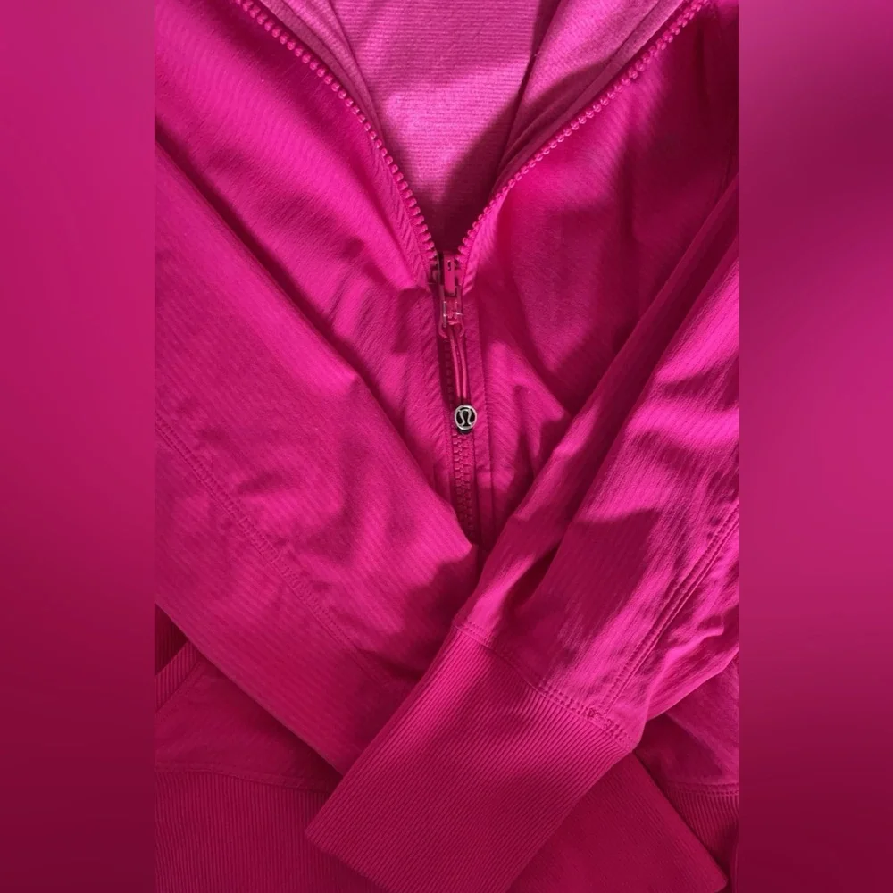 Lululemon jacket with hoodie - Picture 4 of 6